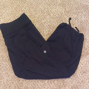 Lululemon cropped joggers